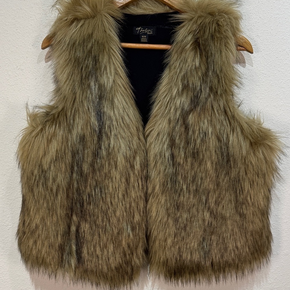 Thalia Sodi Black Faux Fur Vest size Medium